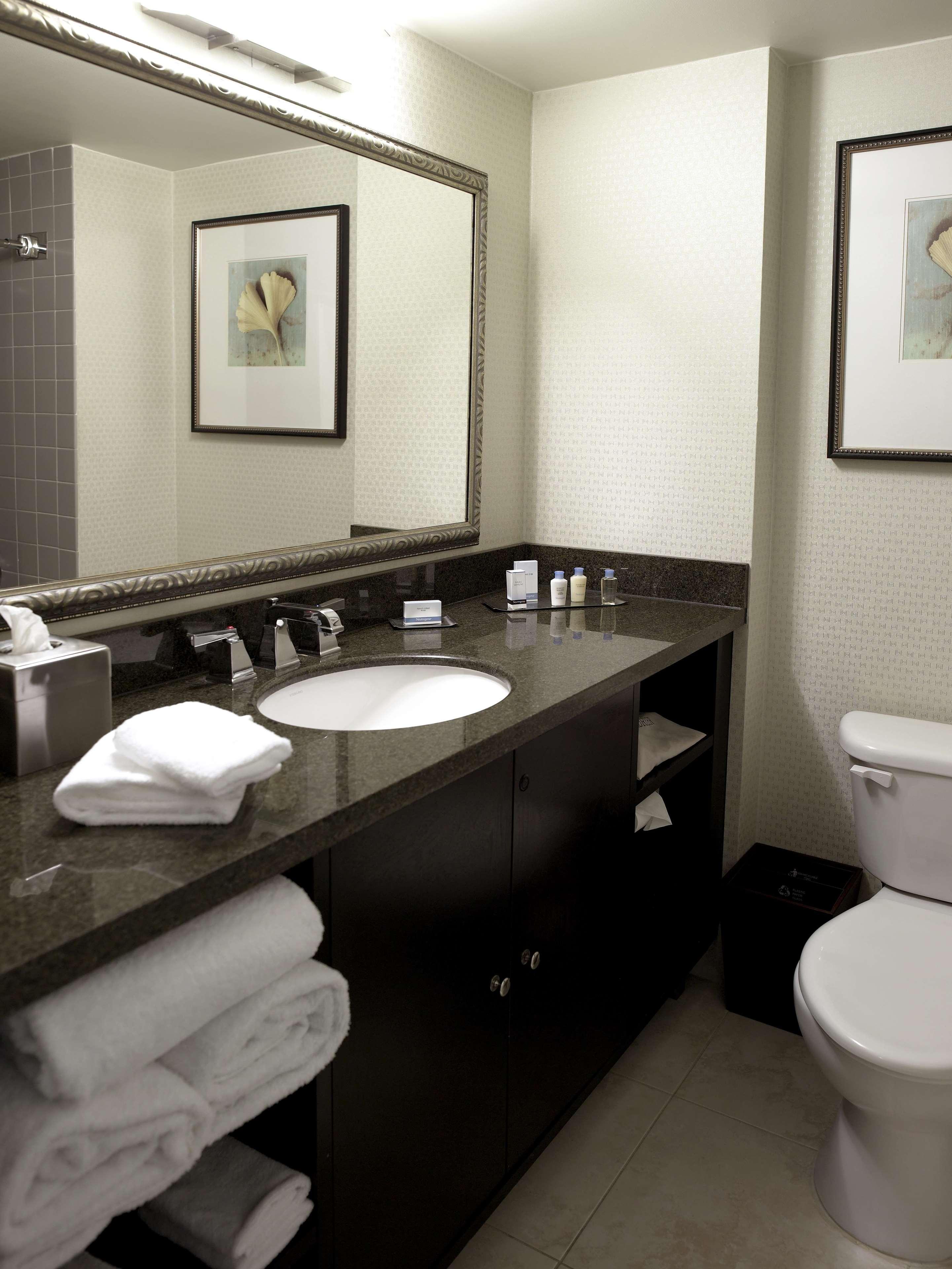 Doubletree By Hilton Charlotte Airport Hotel Exterior foto